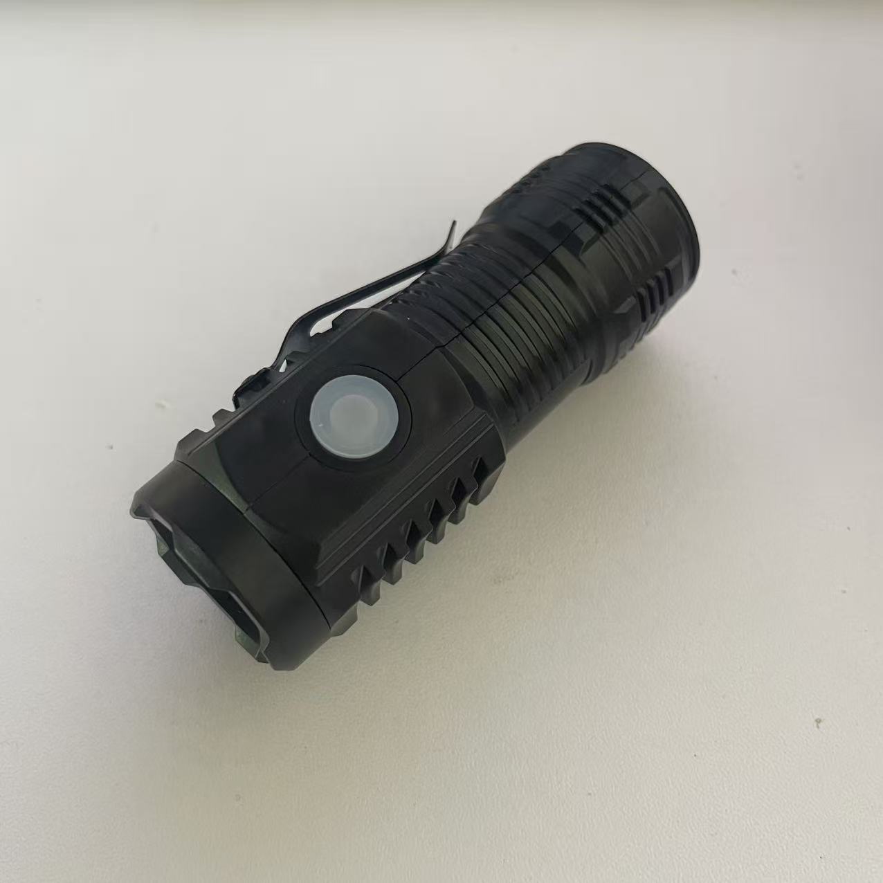 MaxPower™️ - Mini lampe torche tactique indestructible puissante